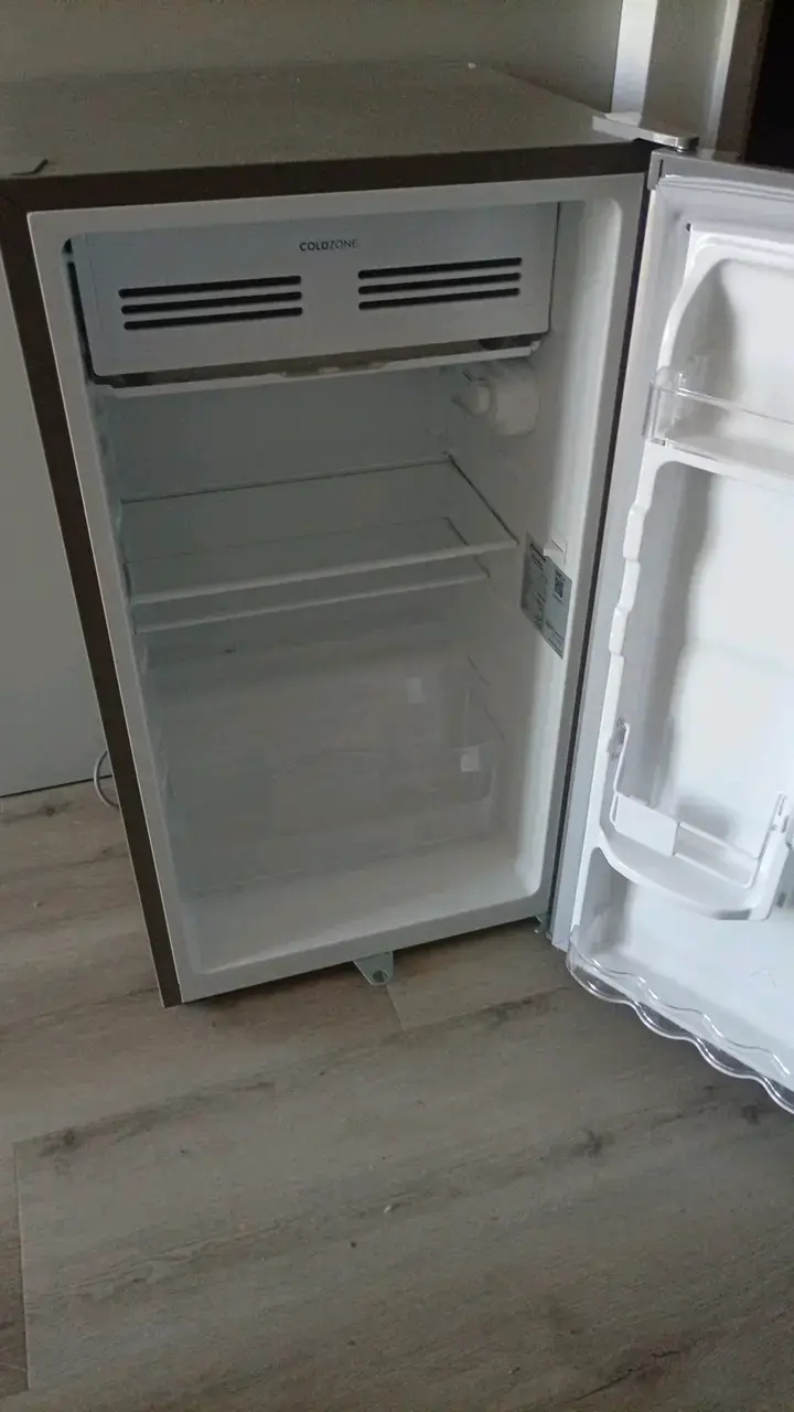 Refrigerador pequeño Mademsa gris - 2