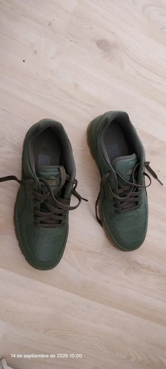 Zapatillas deportivas verdes Puma en buen estado - 2