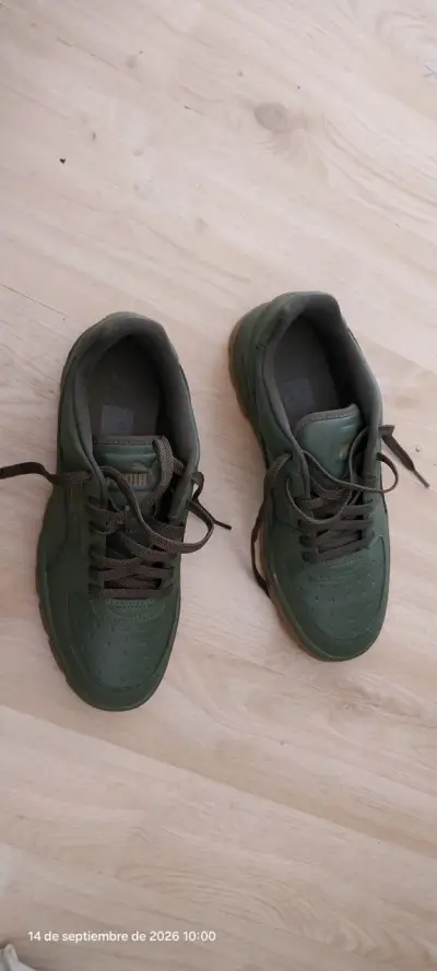 Zapatillas deportivas verdes Puma en buen estado - miniatura 2