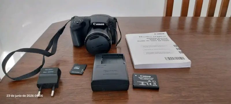 Cámara Canon PowerShot SX420 IS con accesorios