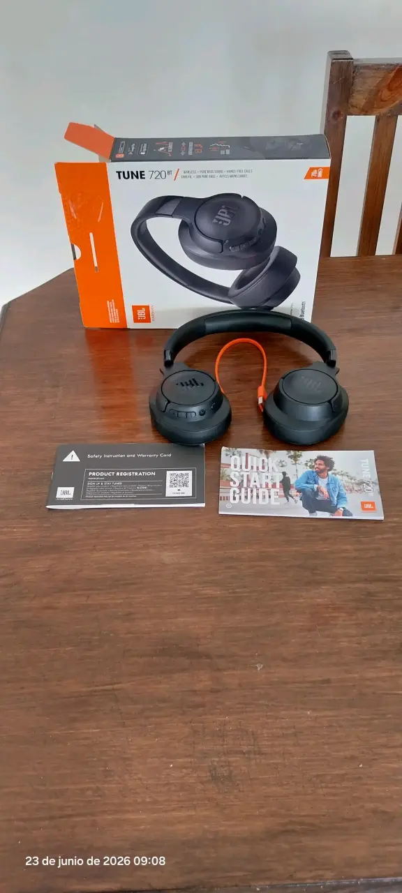 Audífonos inalámbricos JBL Tune 720BT negros