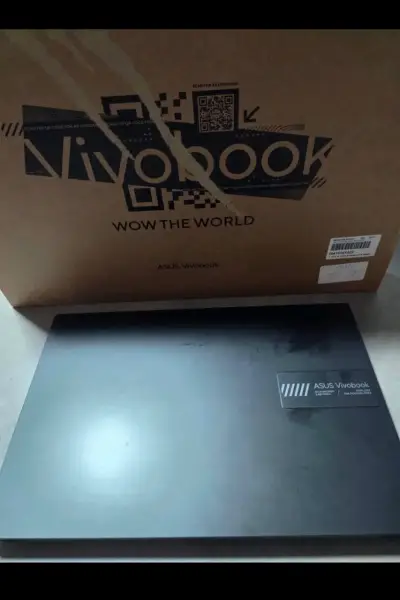 Laptop ASUS VivoBook Intel Core i3 8GB RAM - miniatura 3