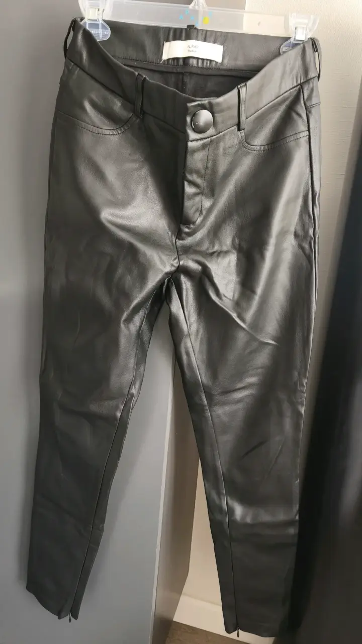 Pantalones de cuero sintético negros para mujer - 2