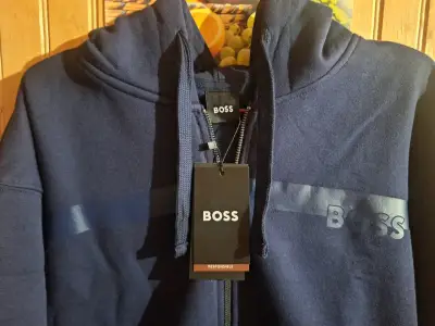 Polerón boss azul marino S/M - miniatura 2