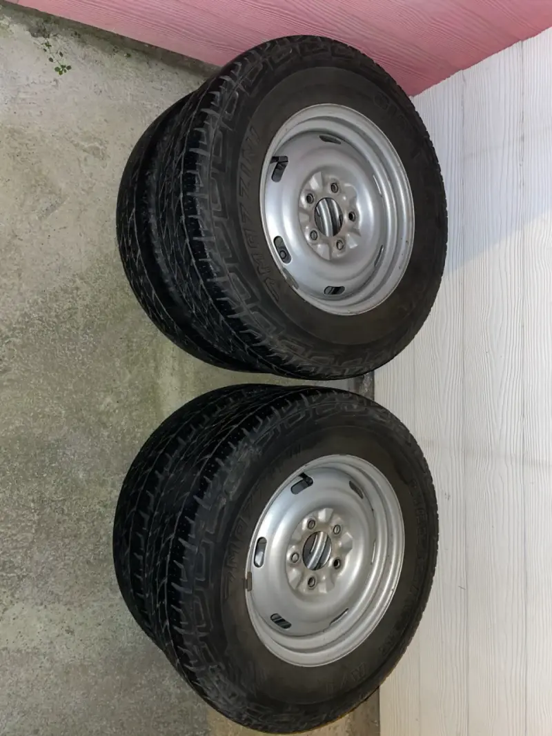 llantas con neumáticos usados $35.000 cada una. - 2