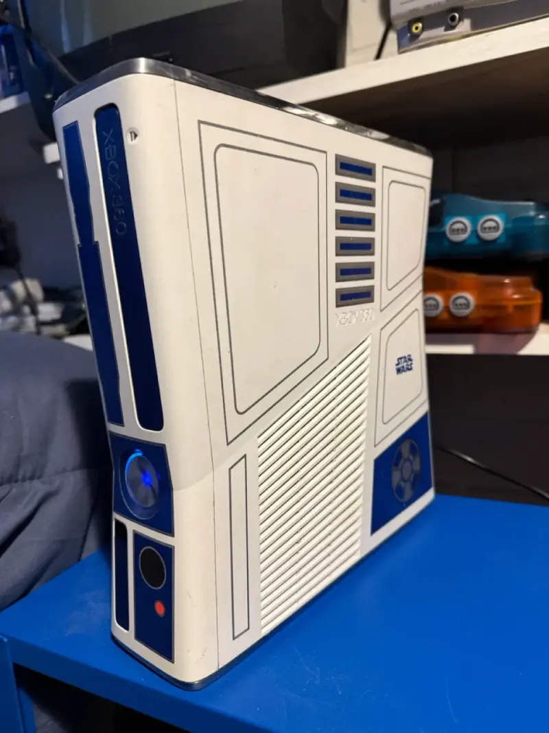 Consola Xbox 360 Edición Star Wars R2-D2 *Detalle