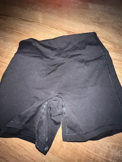 Shorts deportivos negros para mujer - miniatura 2