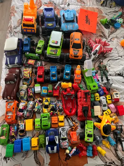 Lote de juguetes variados para niños - miniatura 1
