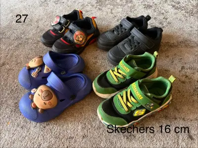 Lote de zapatos infantiles variados - miniatura 2