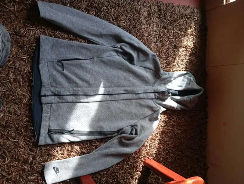 Polerón con capucha gris Nike para hombre - 2