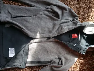 Polerón con capucha gris Nike para hombre - miniatura 3