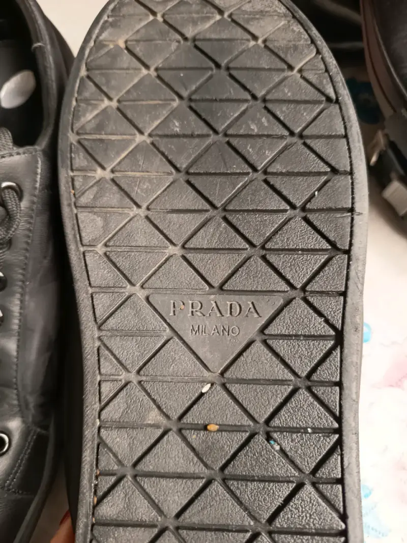 Zapatillas negras de cuero Prada para hombre - 3