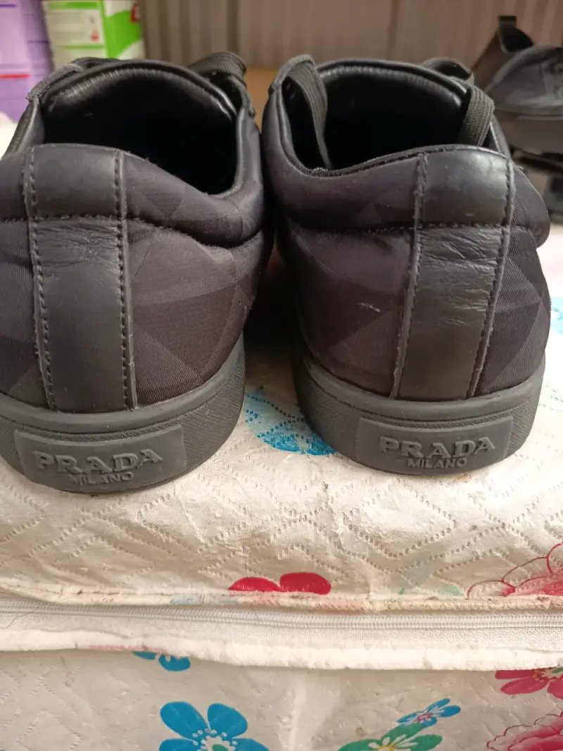 Zapatillas negras de cuero Prada para hombre - 4