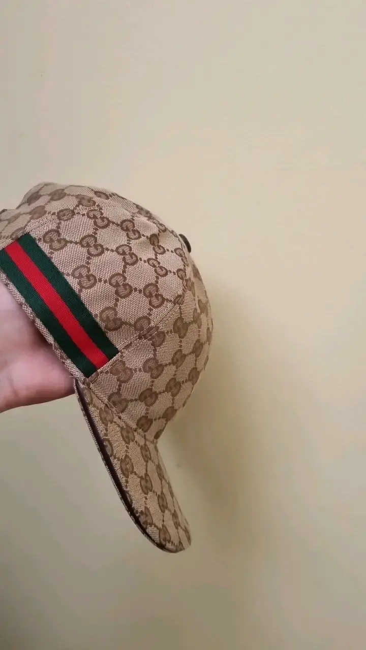 Gorra Gucci beige con logo y cinta verde-roja - 1