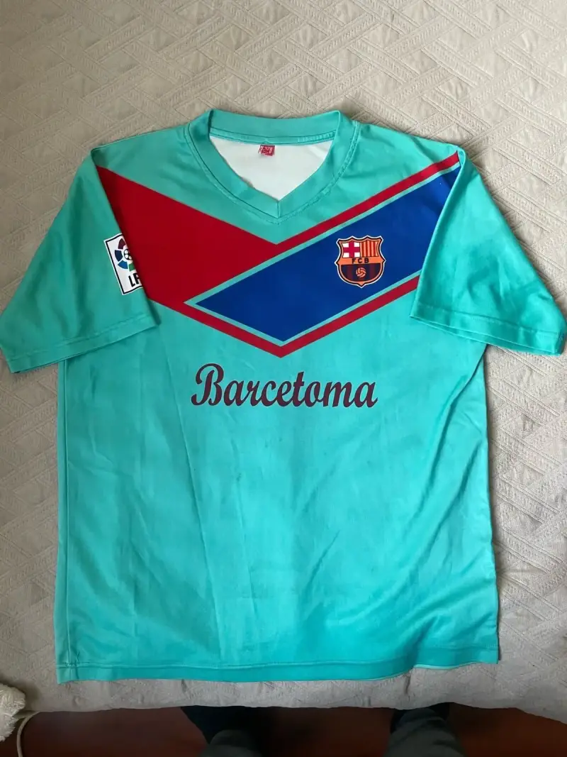 Camiseta retro Barcetoma turquesa con número - 1