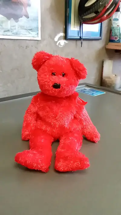Osito de peluche rojo suave - miniatura 1