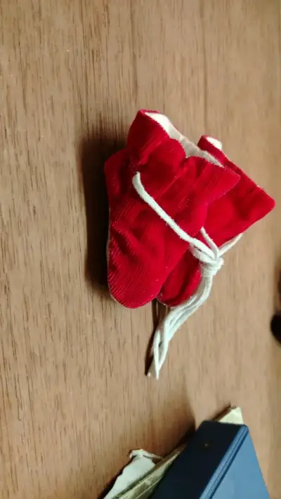 Zapatos de bebé rojos con cordones - miniatura 1