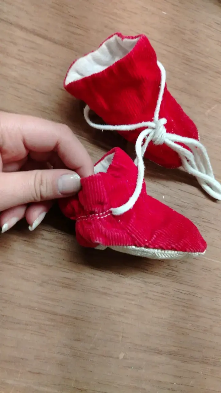 Zapatos de bebé rojos con cordones - 3