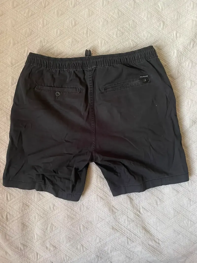 Shorts negros casuales para hombre - 2