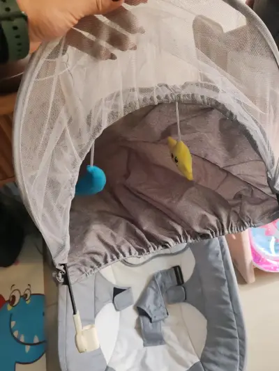 Silla mecedora eléctrica para bebé gris - miniatura 6
