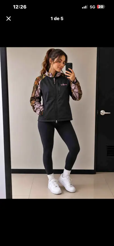 Chaqueta polar negra con diseño camuflado para mujer - miniatura 1