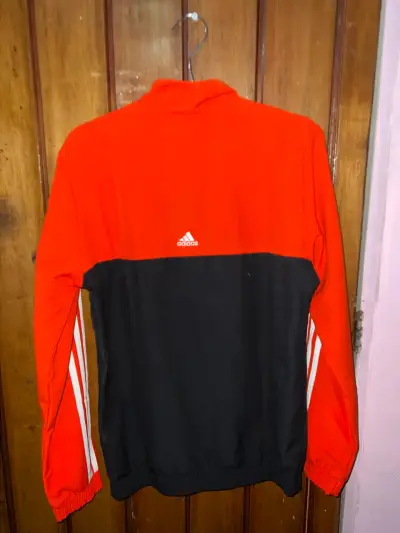 Conjunto deportivo Adidas negro y naranja - miniatura 2