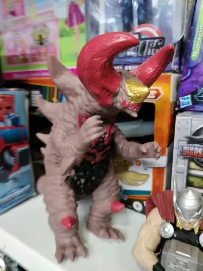 Par Figuras de acción de monstruos Kaiju - miniatura 5