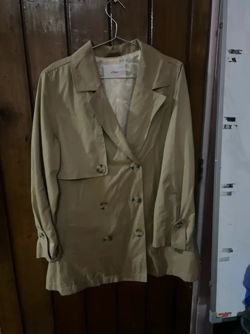 Trench beige de mujer s.Oliver con botones - 2