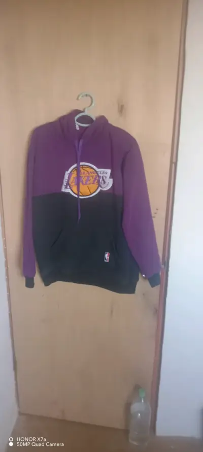 Polerón Lakers Morado / Negro L - con detalle - miniatura 1
