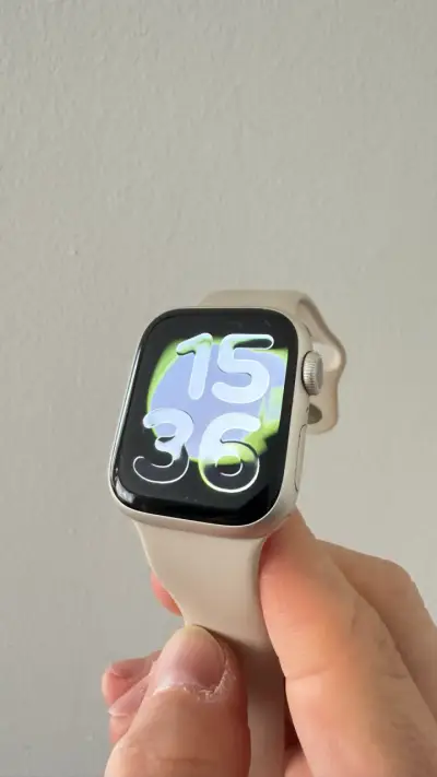 Apple Watch Series 7 GPS 41mm en buen estado - miniatura 1