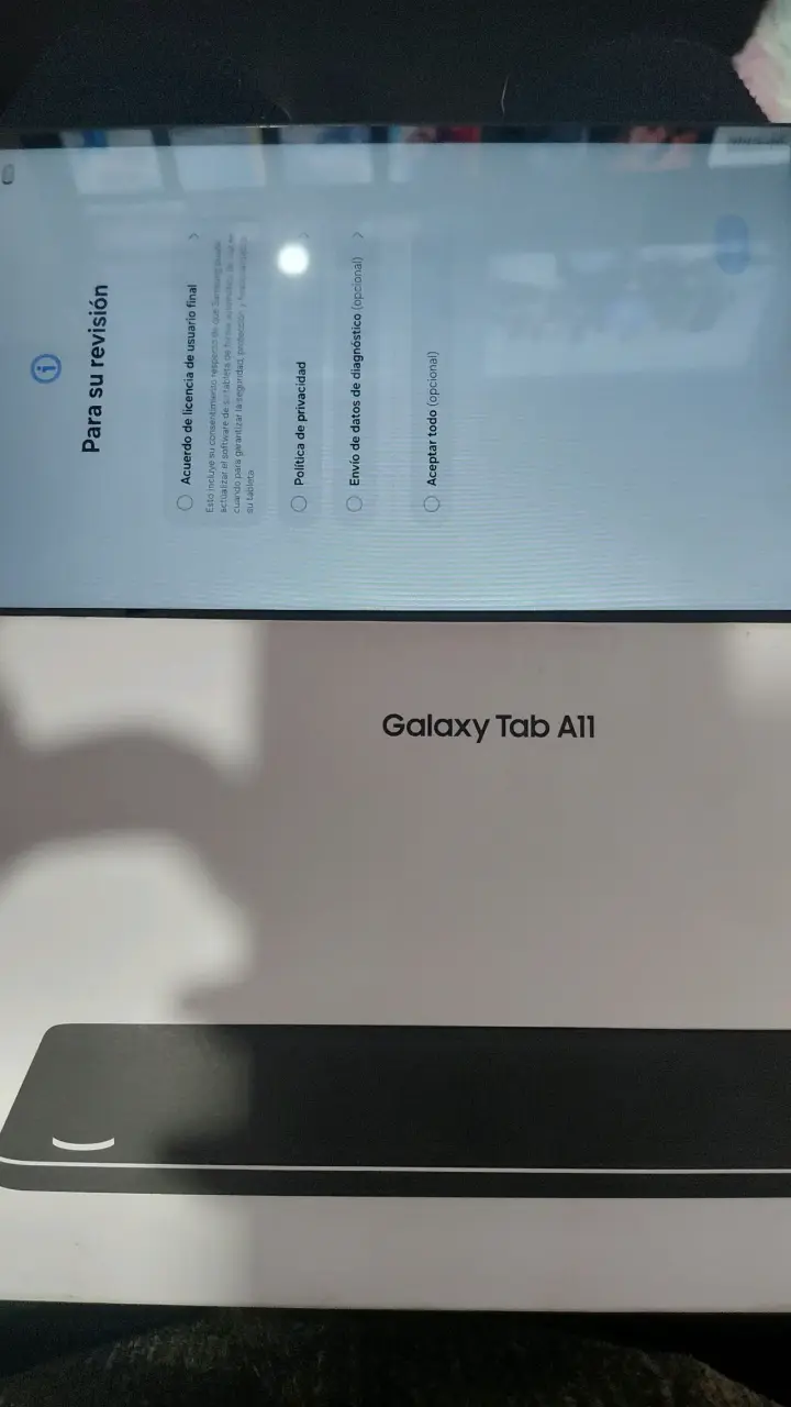 Tablet Samsung Galaxy Tab A11 con accesorios - 2