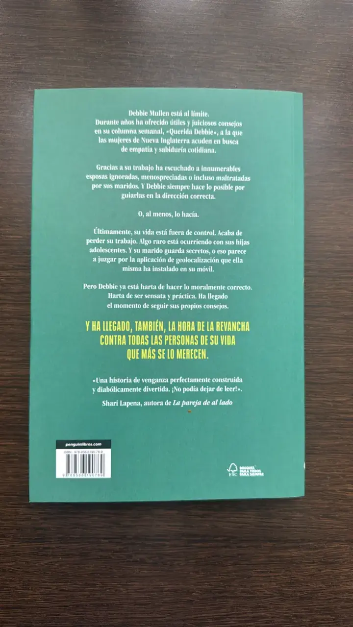 Libro Querida Debbie de Freida McFadden - 2