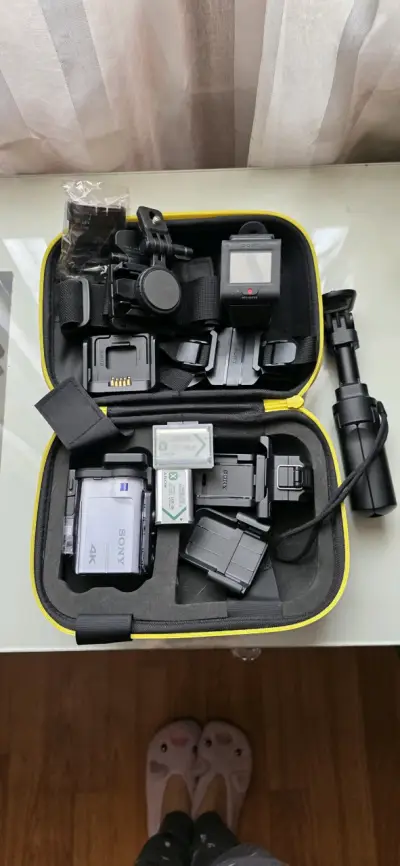 Cámara de Acción Sony 4K con Accesorios - miniatura 1