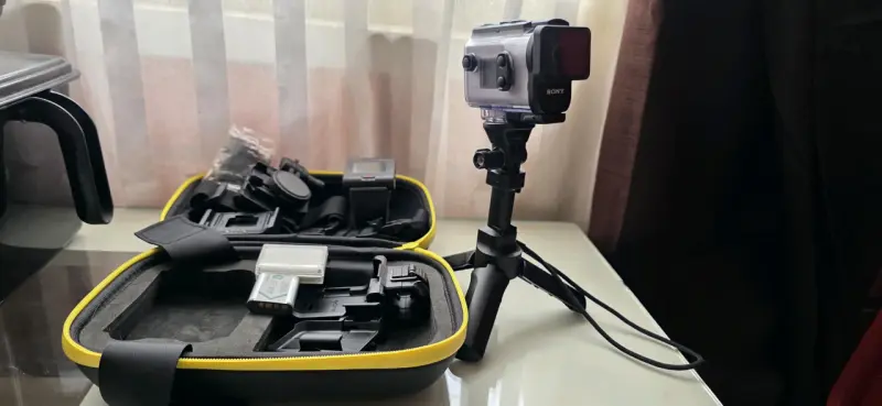 Cámara de Acción Sony 4K con Accesorios - 2