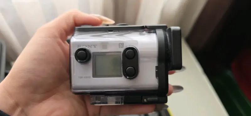 Cámara de Acción Sony 4K con Accesorios - 5