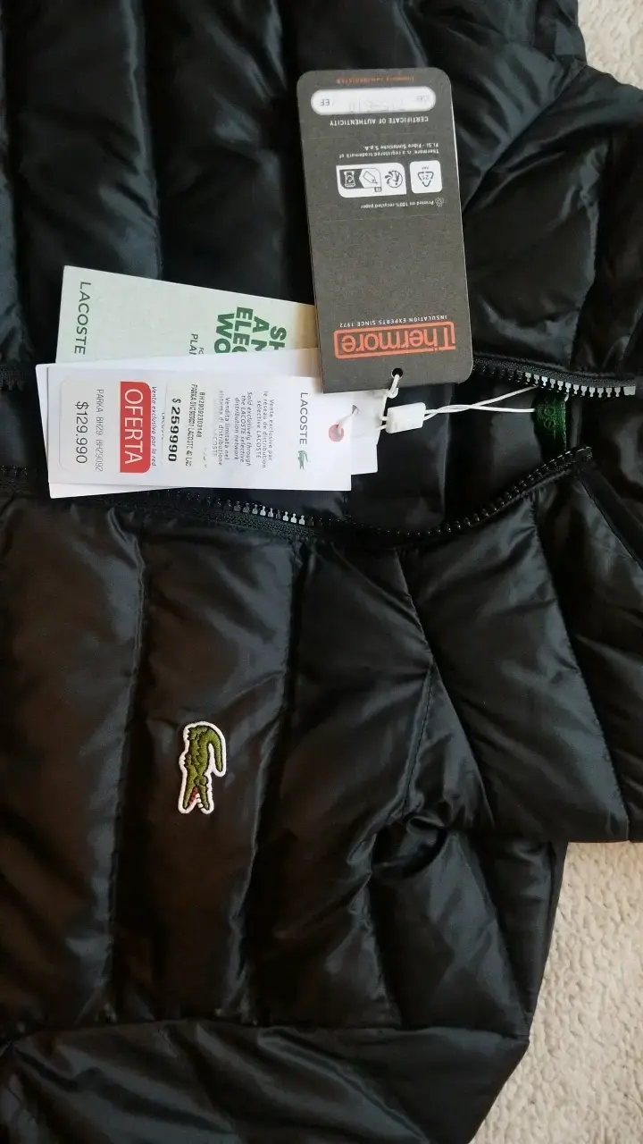 Chaqueta acolchada negra con capucha Lacoste - 3