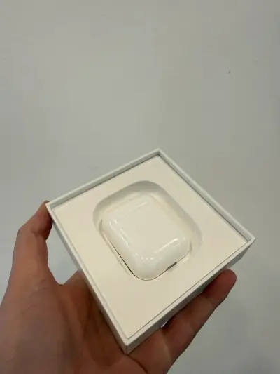 Apple AirPods 2da generación originales - miniatura 3