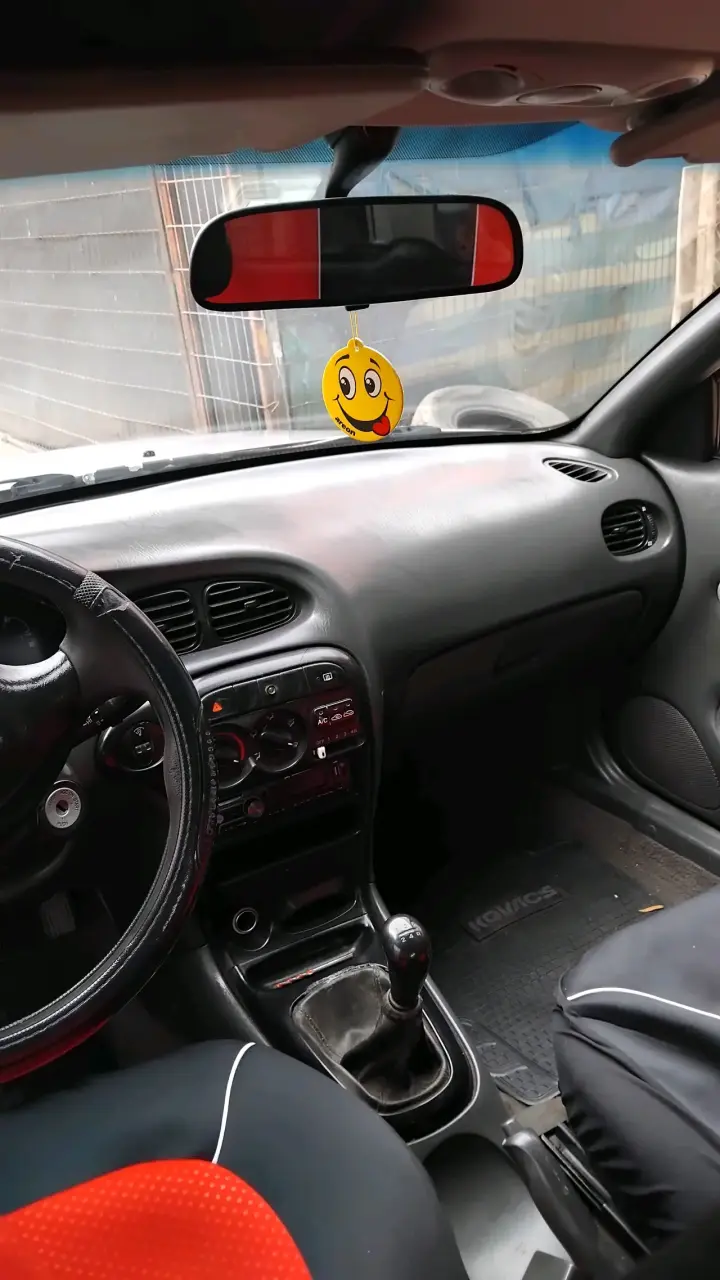 Auto compacto usado en buen estado - 3