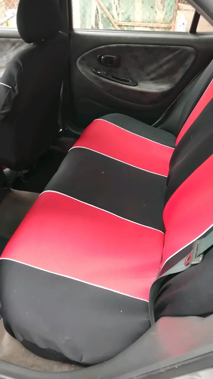 Auto compacto usado en buen estado - 4