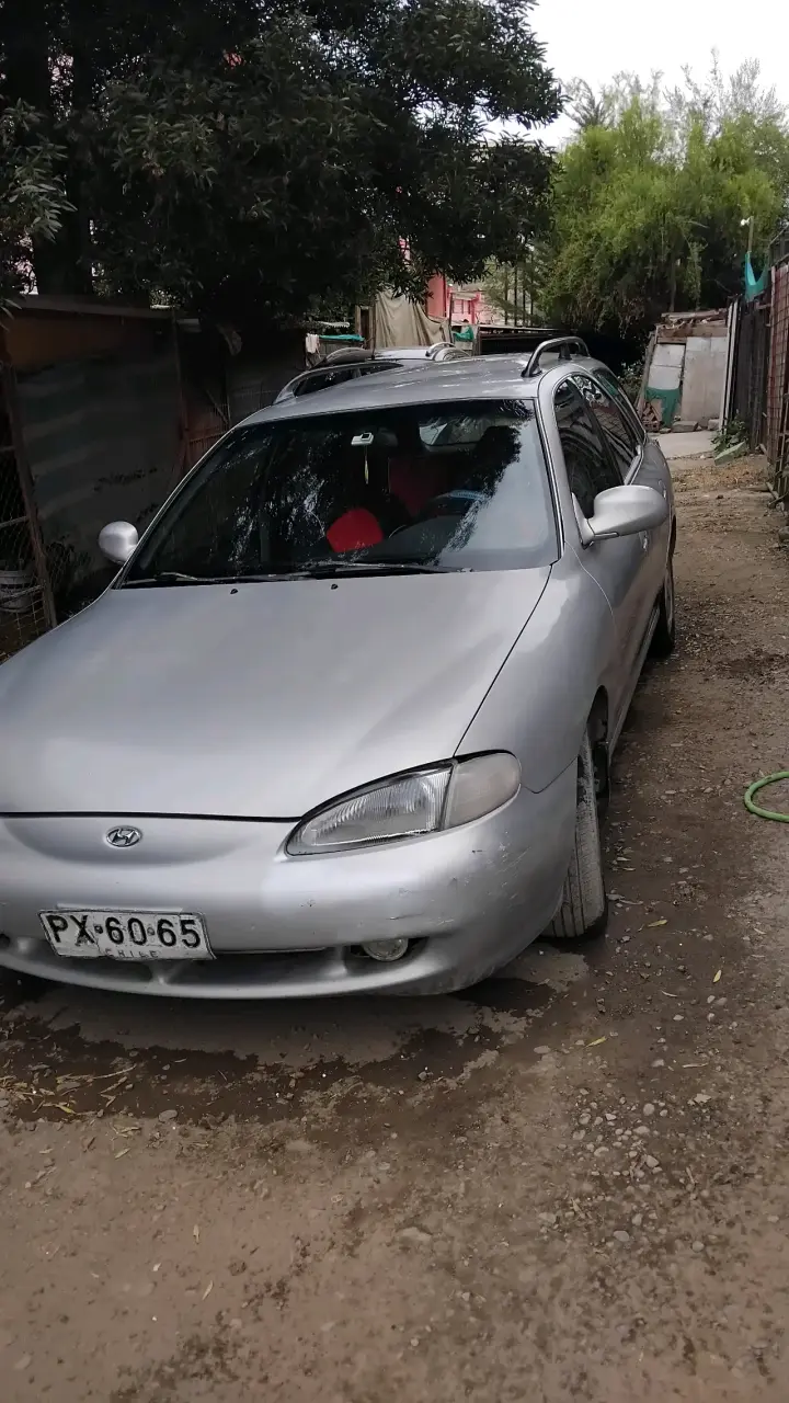 Auto compacto usado en buen estado - 6