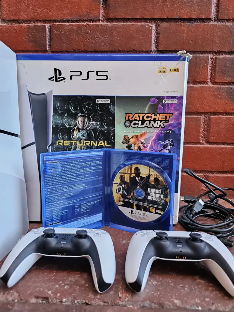 Sony PlayStation 5 PS5 Slim + 2 Mandos + Juego - 3
