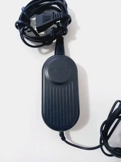 Cargador Samsung AA-E8 para Handycam - miniatura 3