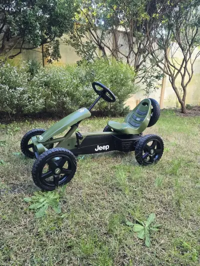 Kart a pedales infantil Jeep verde - miniatura 4