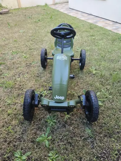 Kart a pedales infantil Jeep verde - miniatura 6