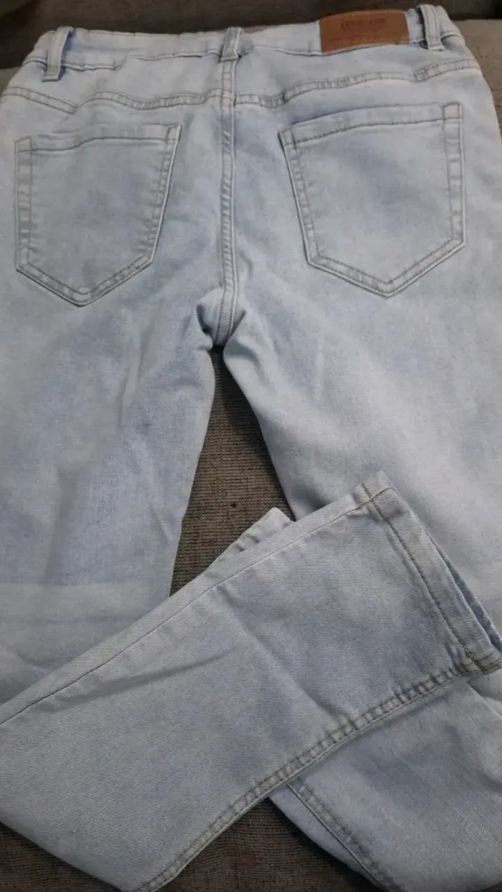 Jeans de mezclilla azul claro para hombre - 2