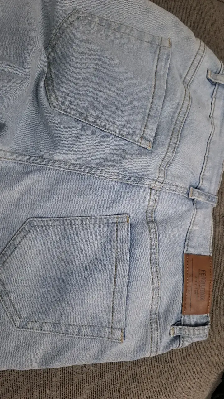 Jeans de mezclilla azul claro para hombre - 3