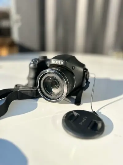 Cámara Fotográfica Sony Con Zoom Óptico De 35x - miniatura 1