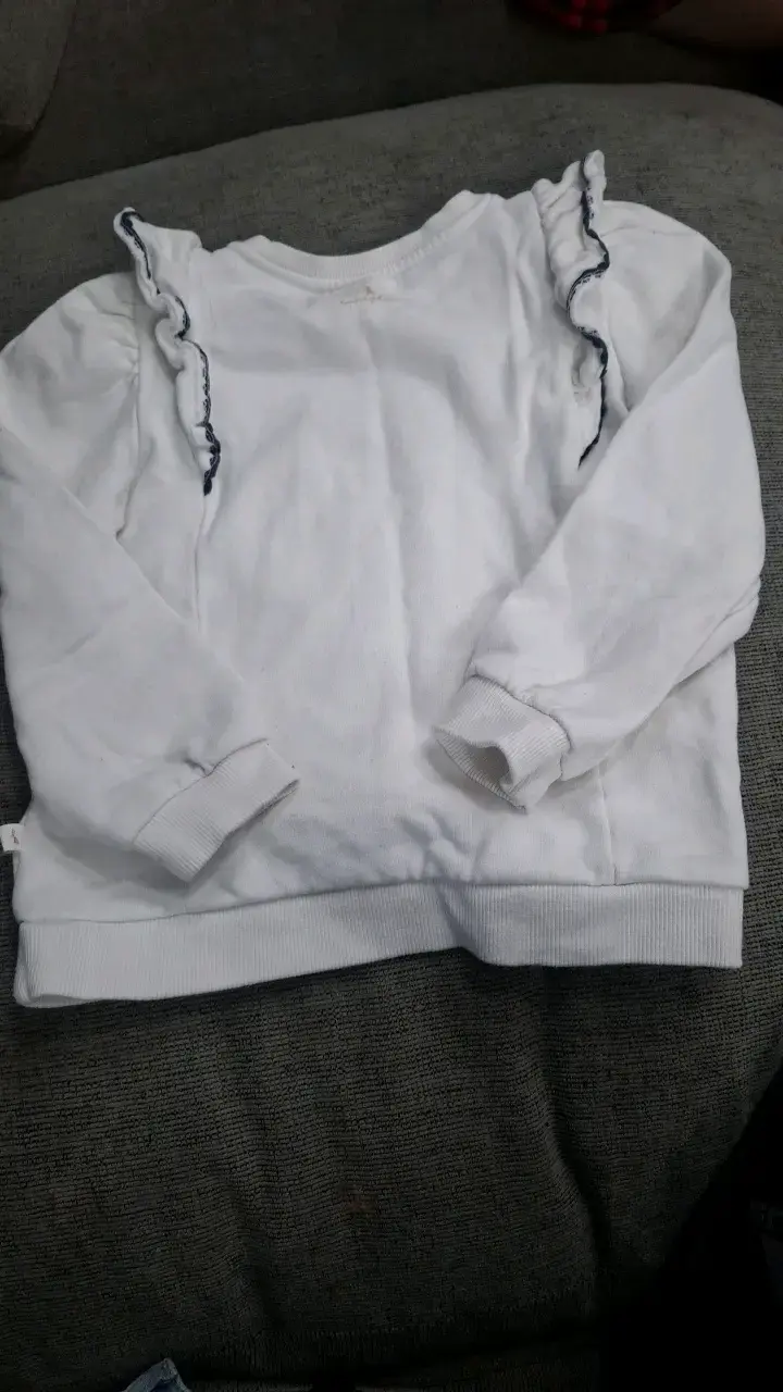 Polerón blanco con bordado floral para niña - 3