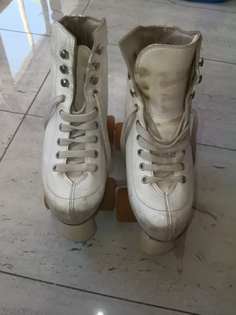 Patines de Cuatro Ruedas Blancos para niños. - 3