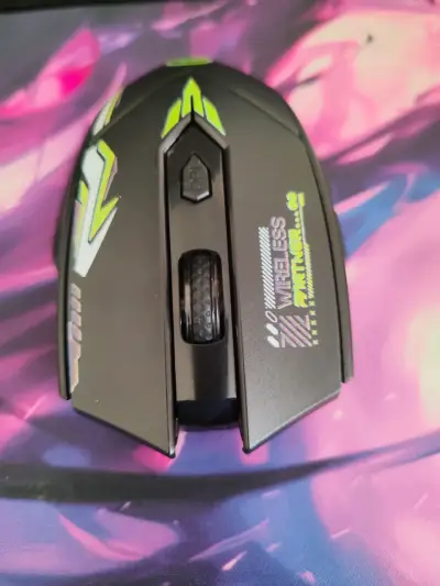 Mouse inalámbrico gaming con diseño ergonómico - miniatura 2